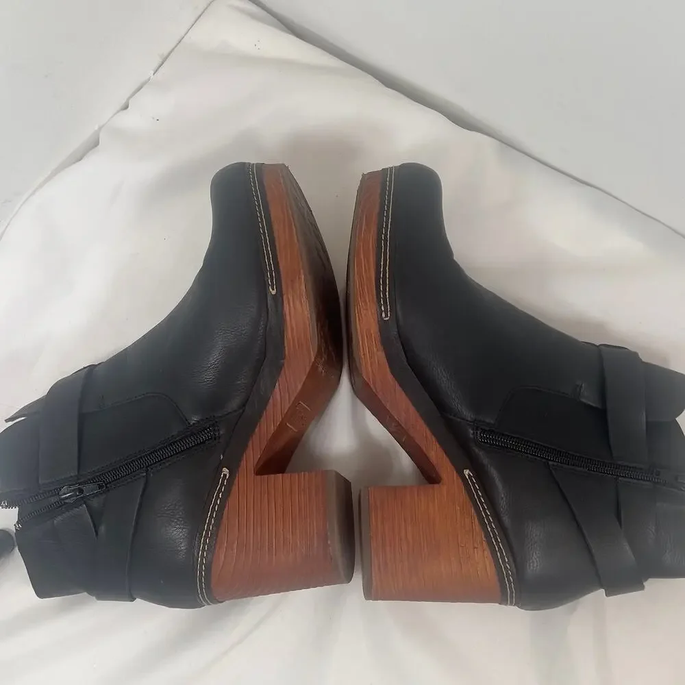 BlackFaux Leather Korks Trisha Platform Booties Adj Buckle Strap Womens 11M